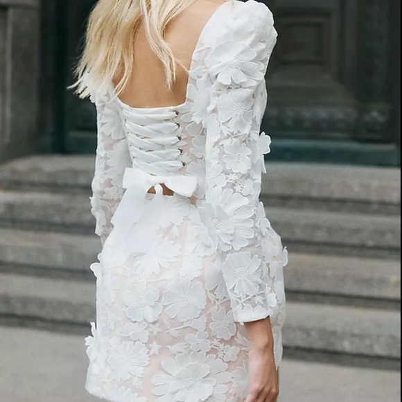 HELSI Ellen Long-Sleeve 3D Floral Mini Dress Bridal - Picture 2 of 12